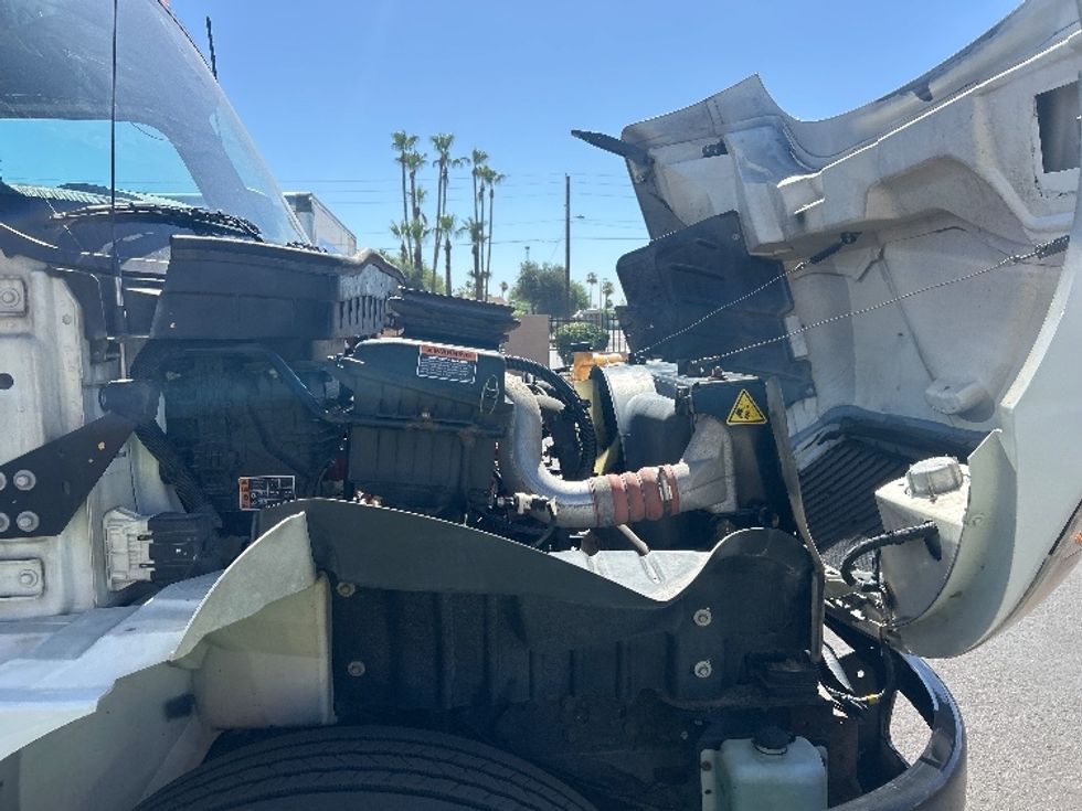 Medium Duty Box Truck-Light and Medium Duty Trucks-International-2022-MV607-Phoenix-AZ-140,392\n\t\tmiles-$ 66,500 - Image 23