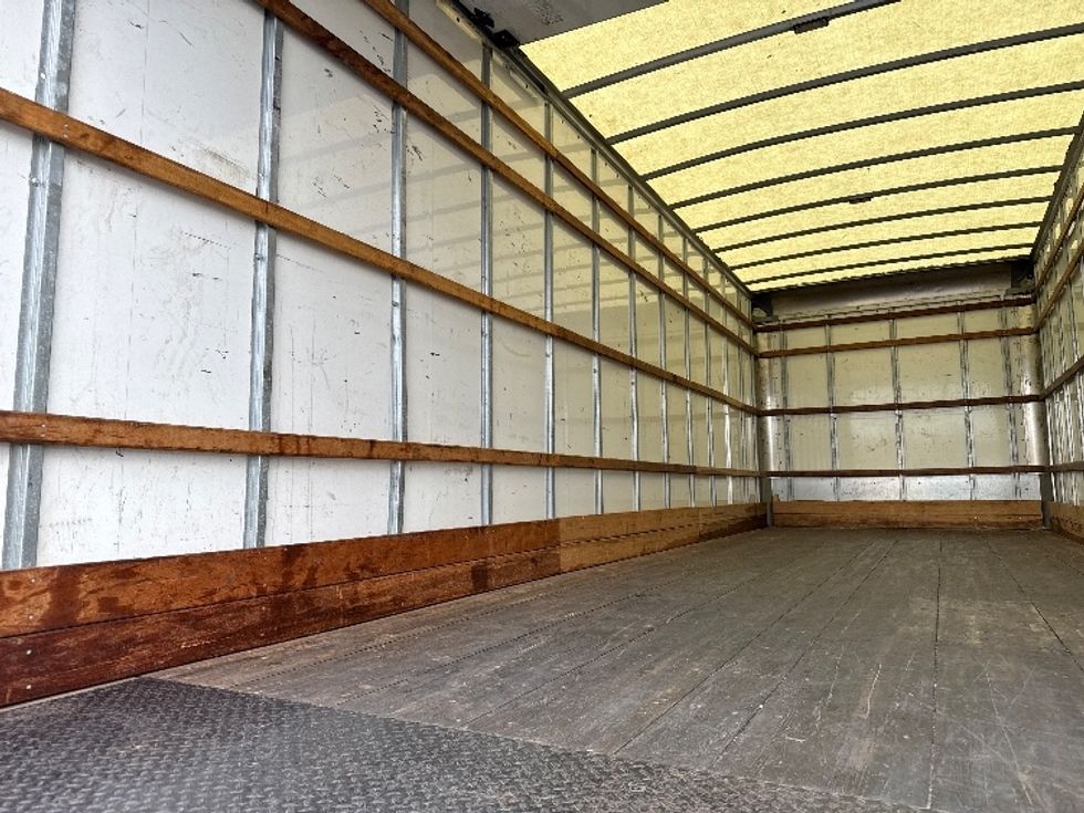 Medium Duty Box Truck-Light and Medium Duty Trucks-International-2022-MV607-Phoenix-AZ-207,245\n\t\tmiles-$ 43,750 - Image 10