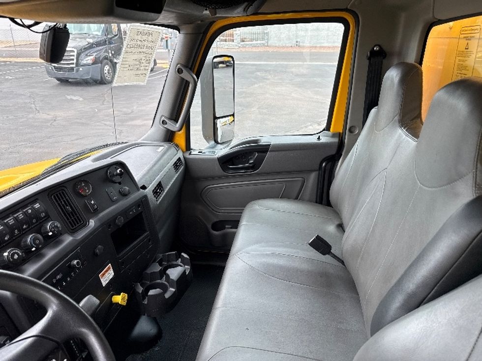 Medium Duty Box Truck-Light and Medium Duty Trucks-International-2022-MV607-Phoenix-AZ-207,245\n\t\tmiles-$ 43,750 - Image 16