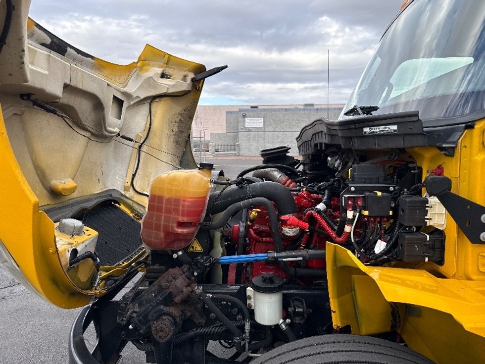 Medium Duty Box Truck-Light and Medium Duty Trucks-International-2022-MV607-Phoenix-AZ-207,245\n\t\tmiles-$ 43,750 - Image 20
