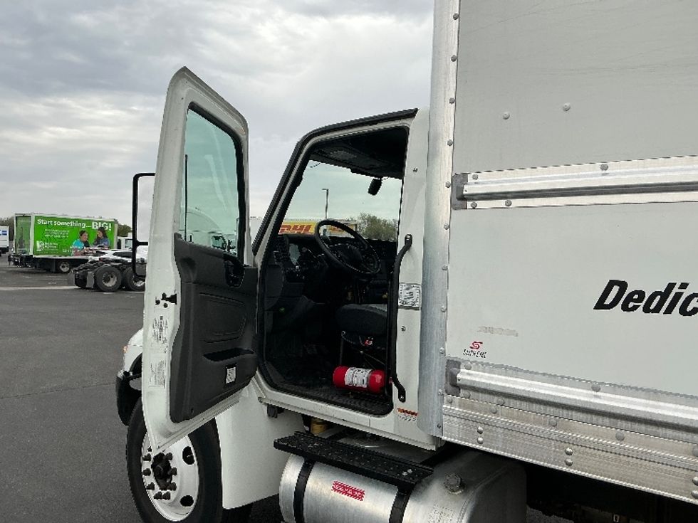 Medium Duty Box Truck-Light and Medium Duty Trucks-International-2022-MV607-Phoenix-AZ-222,082\n\t\tmiles-$ 49,750 - Image 15