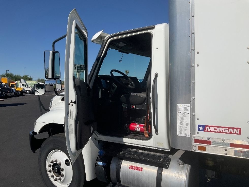 Medium Duty Box Truck-Light and Medium Duty Trucks-International-2022-MV607-Phoenix-AZ-236,662\n\t\tmiles-$ 39,750 - Image 16