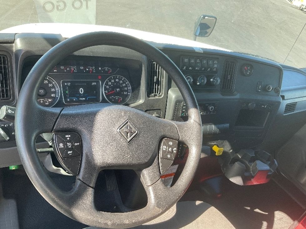 Medium Duty Box Truck-Light and Medium Duty Trucks-International-2022-MV607-Phoenix-AZ-236,662\n\t\tmiles-$ 39,750 - Image 18