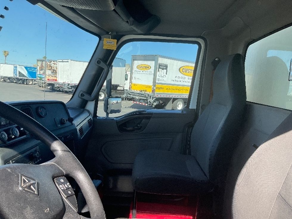 Medium Duty Box Truck-Light and Medium Duty Trucks-International-2022-MV607-Phoenix-AZ-236,662\n\t\tmiles-$ 39,750 - Image 19