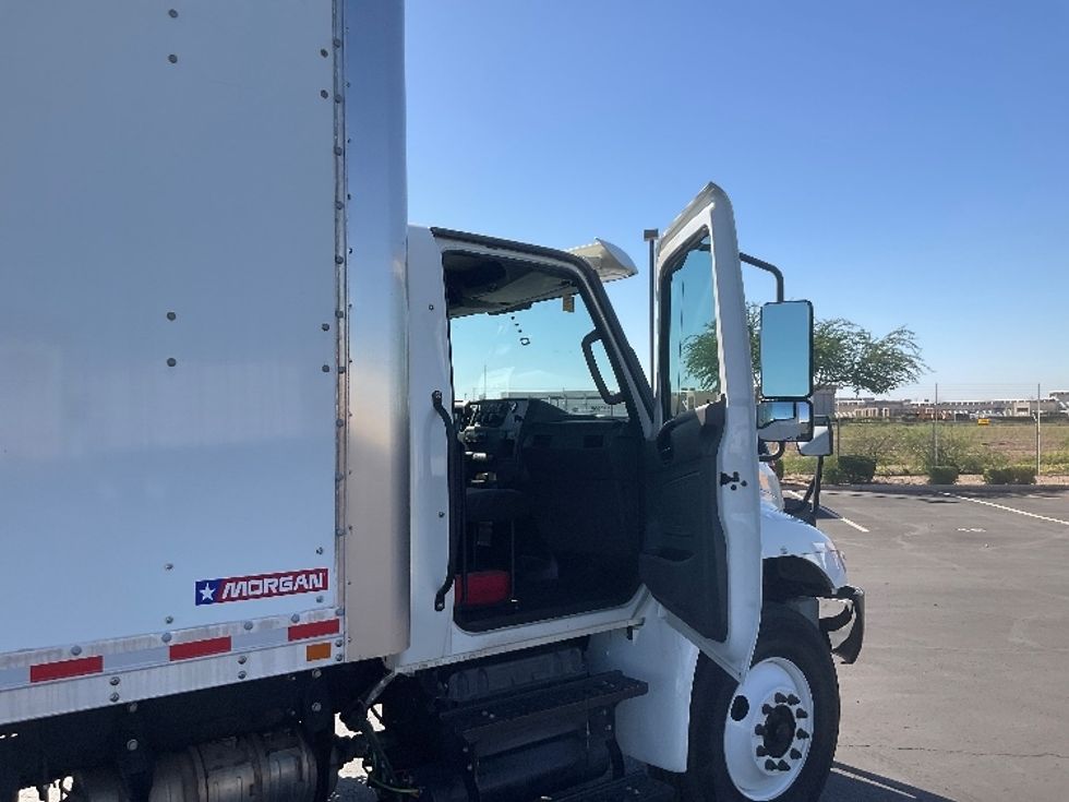 Medium Duty Box Truck-Light and Medium Duty Trucks-International-2022-MV607-Phoenix-AZ-236,662\n\t\tmiles-$ 39,750 - Image 20