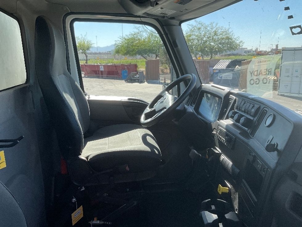 Medium Duty Box Truck-Light and Medium Duty Trucks-International-2022-MV607-Phoenix-AZ-236,662\n\t\tmiles-$ 39,750 - Image 22