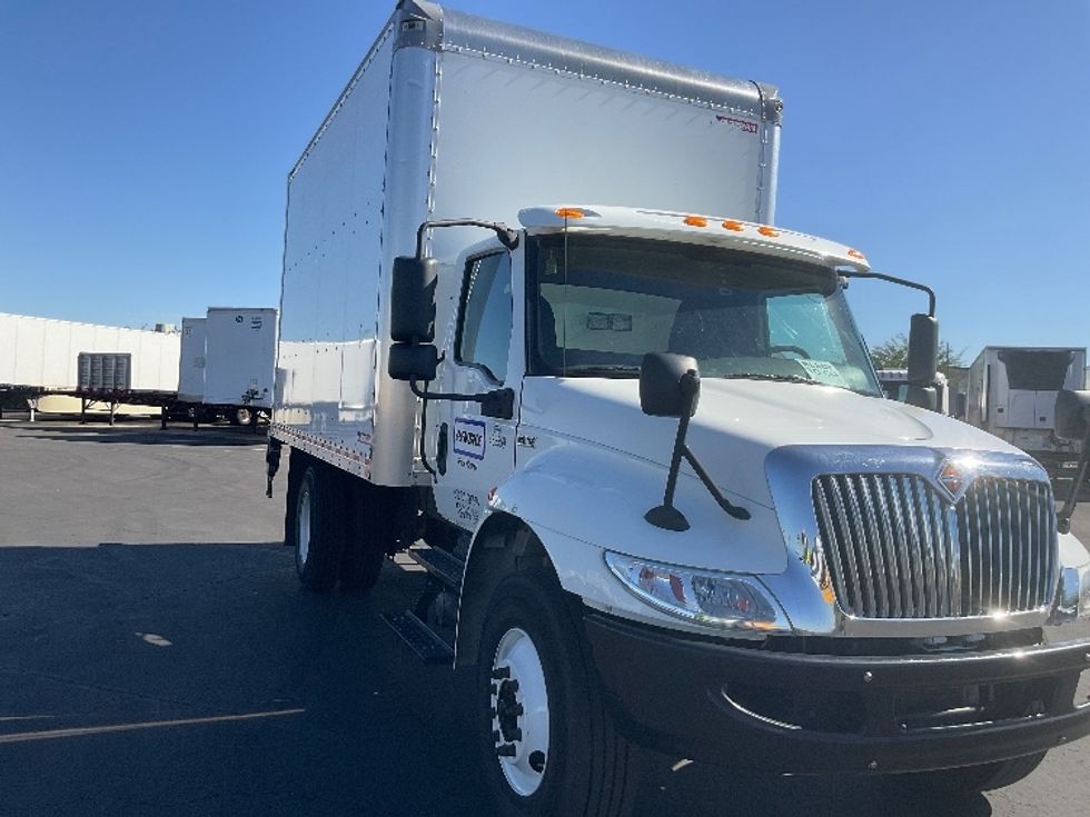 Medium Duty Box Truck-Light and Medium Duty Trucks-International-2022-MV607-Phoenix-AZ-236,662\n\t\tmiles-$ 39,750 - Image 26