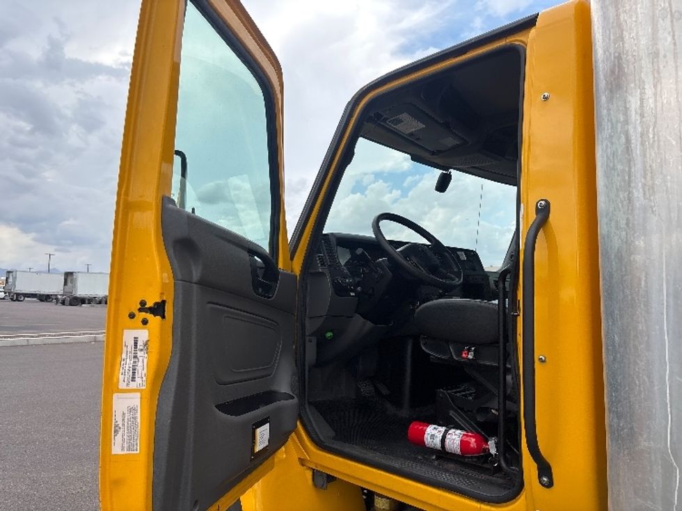 Medium Duty Box Truck-Light and Medium Duty Trucks-International-2022-MV607-Phoenix-AZ-255,437\n\t\tmiles-$ 35,250 - Image 15