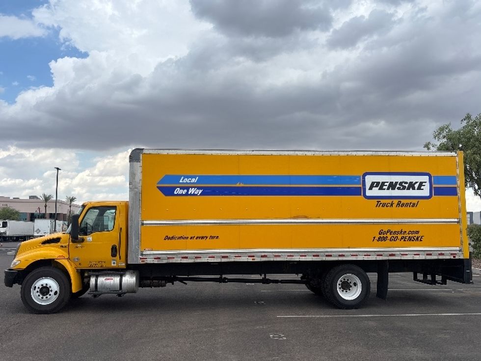 Medium Duty Box Truck-Light and Medium Duty Trucks-International-2022-MV607-Phoenix-AZ-255,437\n\t\tmiles-$ 35,250 - Image 4