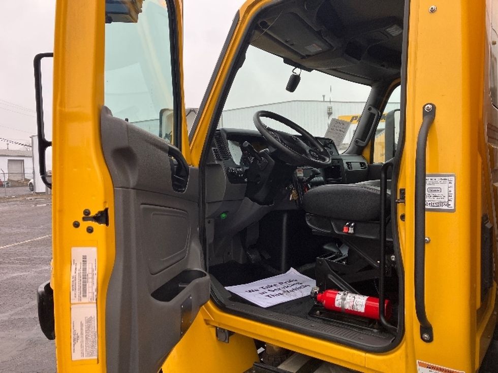 Medium Duty Box Truck-Light and Medium Duty Trucks-International-2022-MV607-Piqua-OH-114,725\n\t\tmiles-$ 70,000 - Image 16