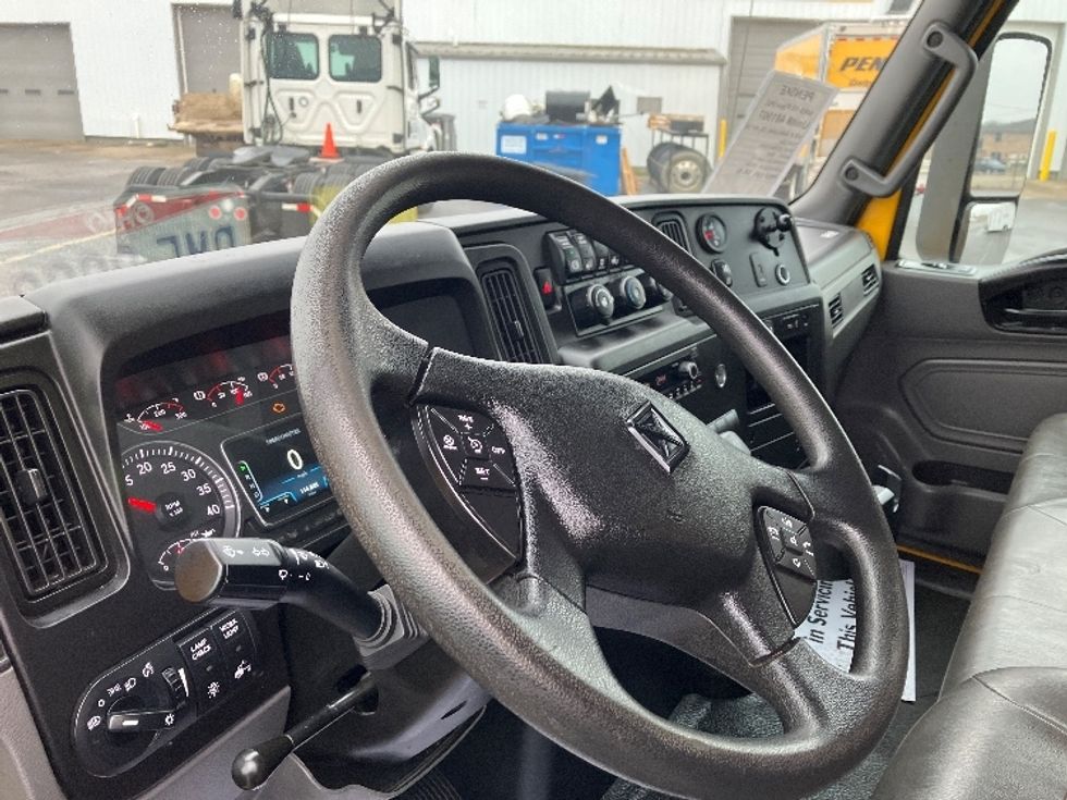 Medium Duty Box Truck-Light and Medium Duty Trucks-International-2022-MV607-Piqua-OH-114,725\n\t\tmiles-$ 70,000 - Image 17