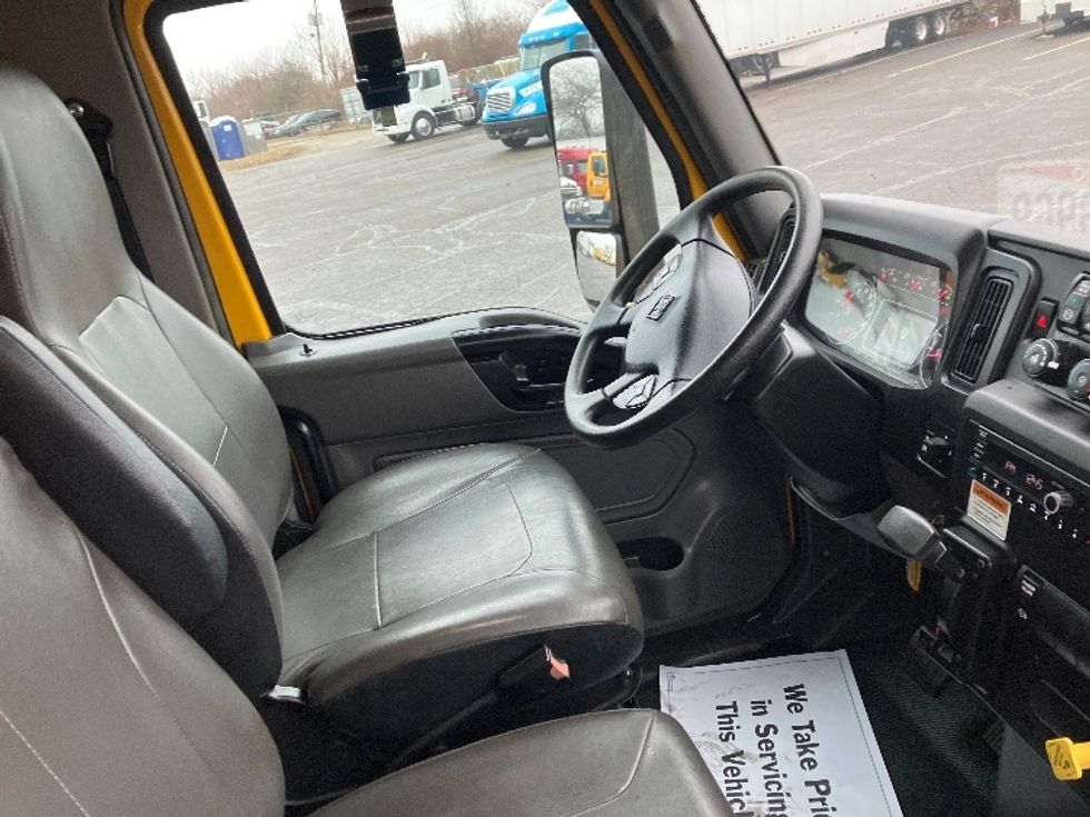 Medium Duty Box Truck-Light and Medium Duty Trucks-International-2022-MV607-Piqua-OH-114,725\n\t\tmiles-$ 70,000 - Image 22