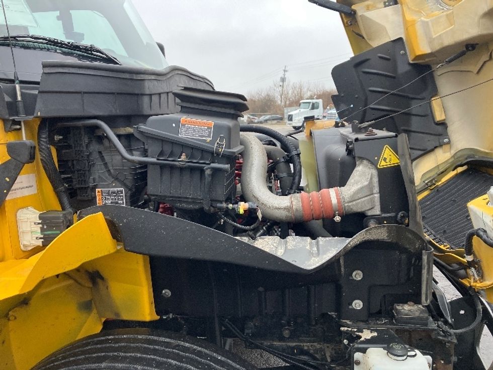 Medium Duty Box Truck-Light and Medium Duty Trucks-International-2022-MV607-Piqua-OH-114,725\n\t\tmiles-$ 70,000 - Image 23