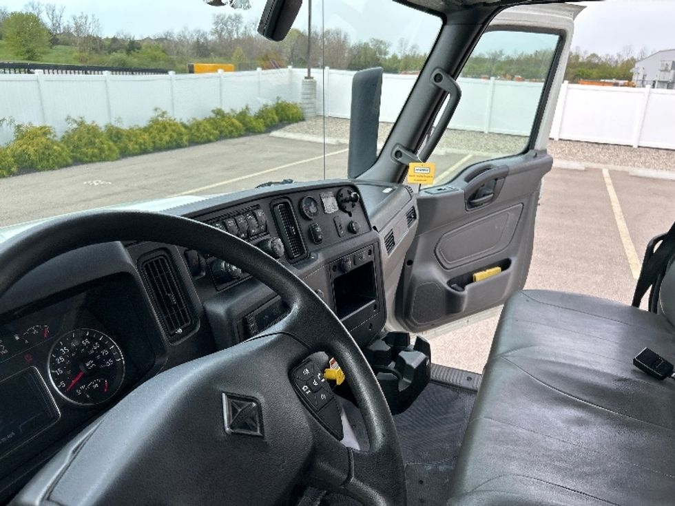 Medium Duty Box Truck-Light and Medium Duty Trucks-International-2022-MV607-Piqua-OH-140,217\n\t\tmiles-$ 60,000 - Image 17