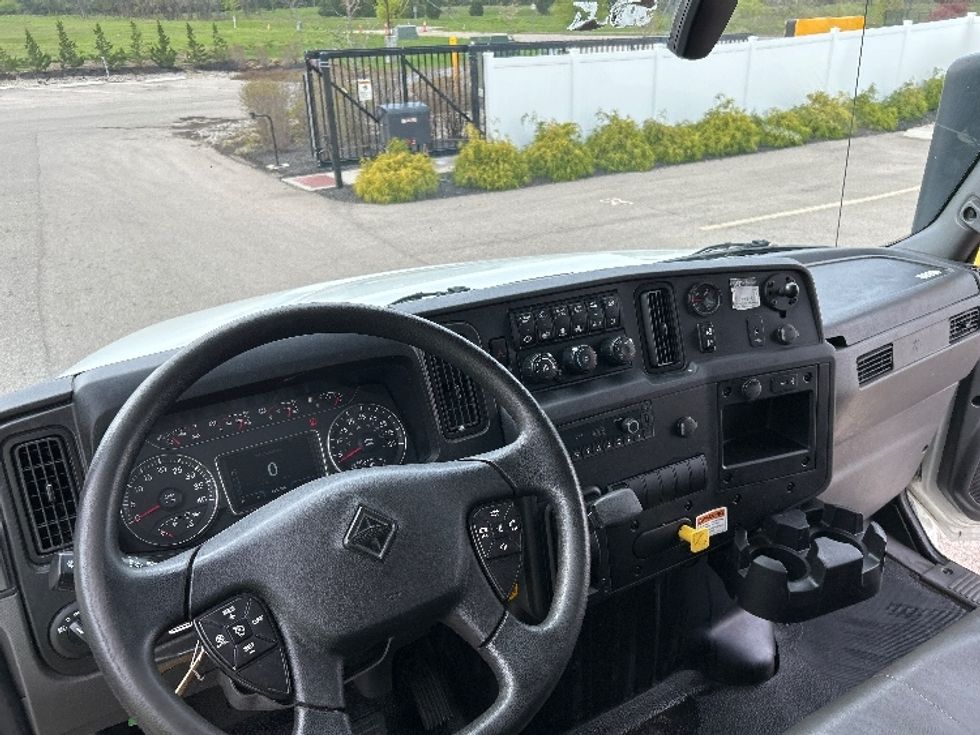 Medium Duty Box Truck-Light and Medium Duty Trucks-International-2022-MV607-Piqua-OH-140,217\n\t\tmiles-$ 60,000 - Image 18