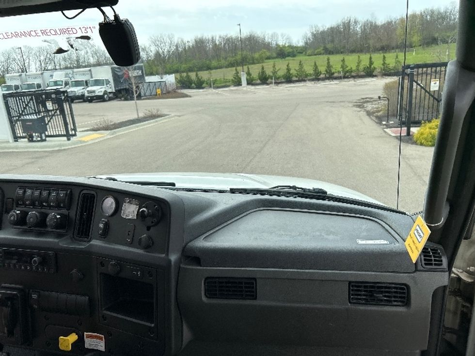 Medium Duty Box Truck-Light and Medium Duty Trucks-International-2022-MV607-Piqua-OH-140,217\n\t\tmiles-$ 60,000 - Image 21