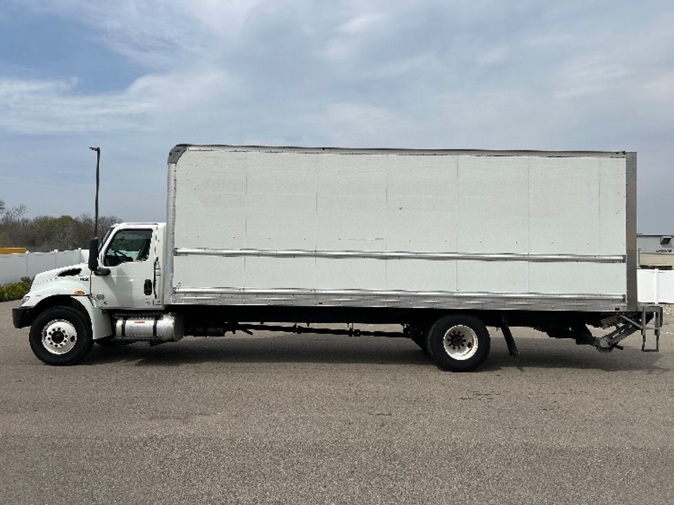 Medium Duty Box Truck-Light and Medium Duty Trucks-International-2022-MV607-Piqua-OH-140,217\n\t\tmiles-$ 60,000 - Image 4