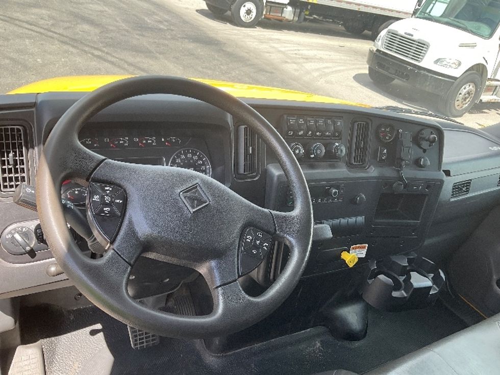 Medium Duty Box Truck-Light and Medium Duty Trucks-International-2022-MV607-Piqua-OH-187,114\n\t\tmiles-$ 53,500 - Image 18