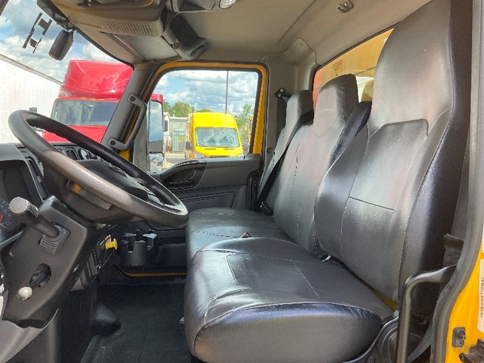 Medium Duty Box Truck-Light and Medium Duty Trucks-International-2022-MV607-Piqua-OH-187,114\n\t\tmiles-$ 53,500 - Image 19