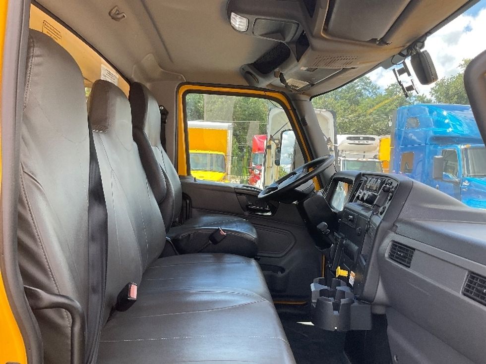 Medium Duty Box Truck-Light and Medium Duty Trucks-International-2022-MV607-Piqua-OH-187,114\n\t\tmiles-$ 53,500 - Image 22