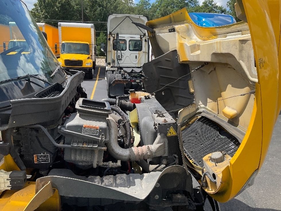 Medium Duty Box Truck-Light and Medium Duty Trucks-International-2022-MV607-Piqua-OH-187,114\n\t\tmiles-$ 53,500 - Image 23