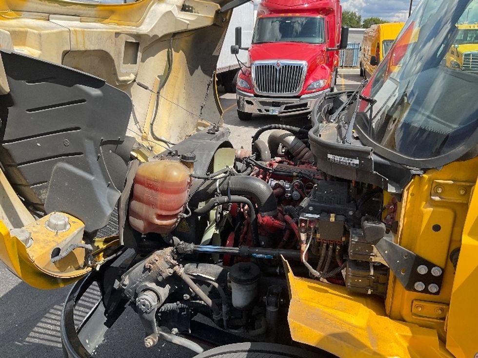 Medium Duty Box Truck-Light and Medium Duty Trucks-International-2022-MV607-Piqua-OH-187,114\n\t\tmiles-$ 53,500 - Image 24