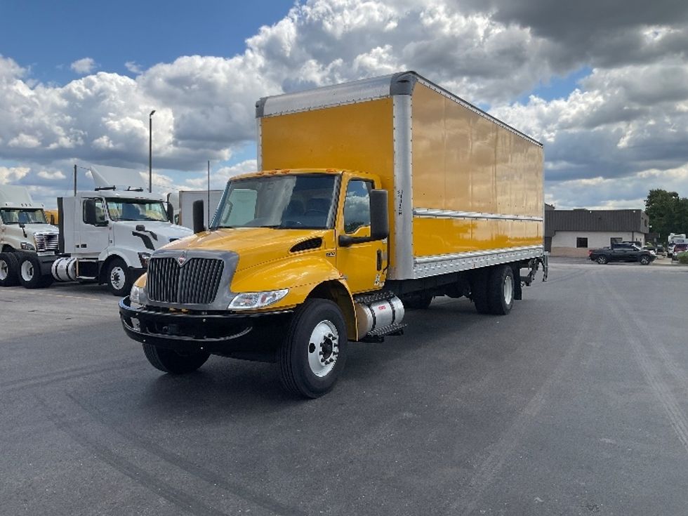 Medium Duty Box Truck-Light and Medium Duty Trucks-International-2022-MV607-Piqua-OH-187,114\n\t\tmiles-$ 53,500 - Image 3