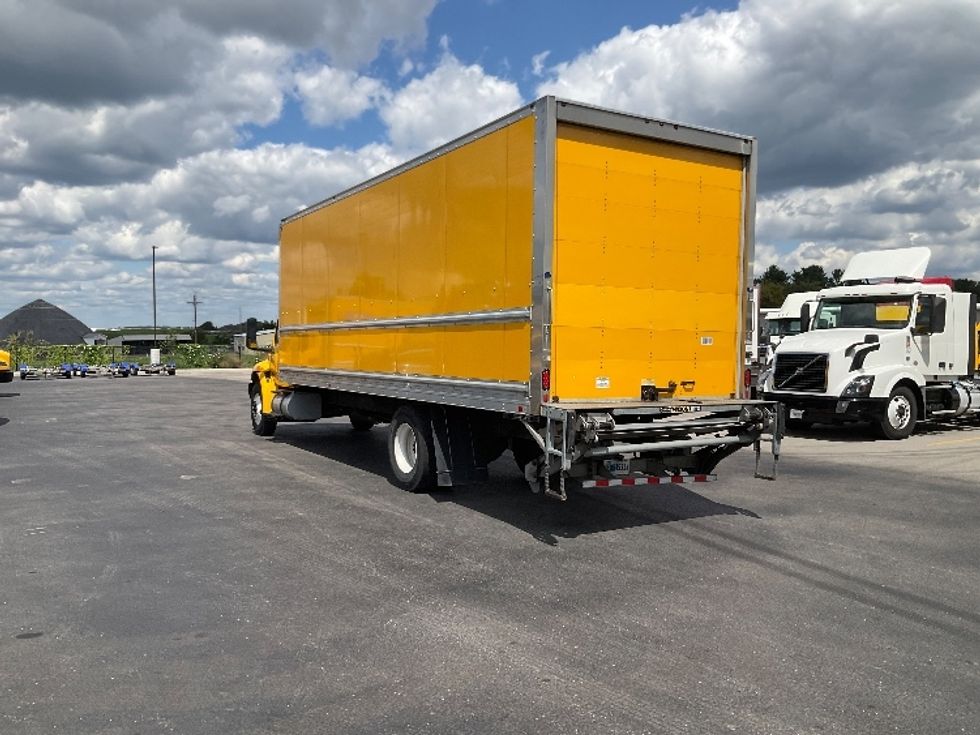 Medium Duty Box Truck-Light and Medium Duty Trucks-International-2022-MV607-Piqua-OH-187,114\n\t\tmiles-$ 53,500 - Image 6