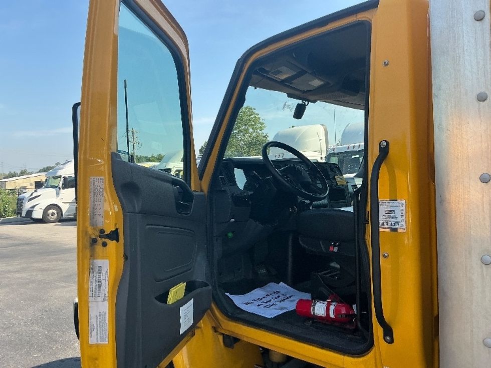 Medium Duty Box Truck-Light and Medium Duty Trucks-International-2022-MV607-Piqua-OH-196,110\n\t\tmiles-$ 50,250 - Image 16