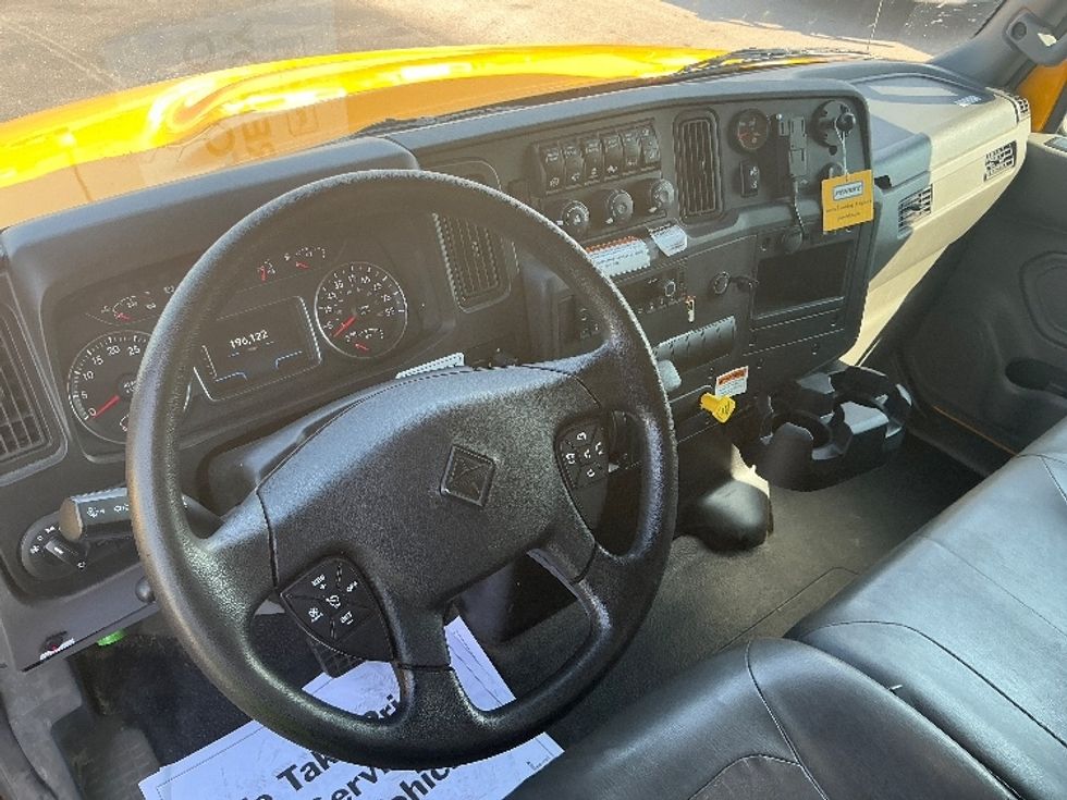Medium Duty Box Truck-Light and Medium Duty Trucks-International-2022-MV607-Piqua-OH-196,110\n\t\tmiles-$ 50,250 - Image 18