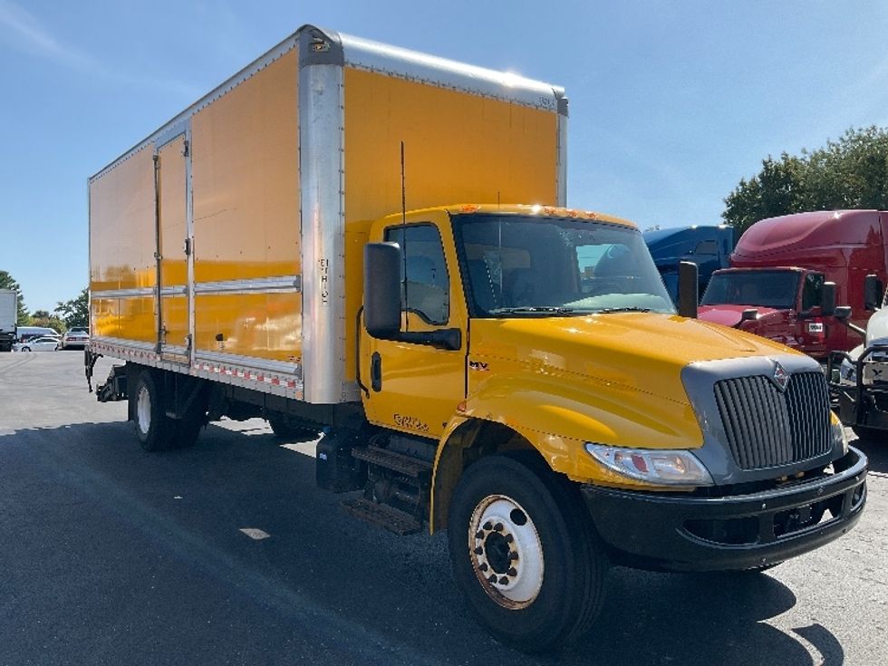 Medium Duty Box Truck-Light and Medium Duty Trucks-International-2022-MV607-Piqua-OH-196,699\n\t\tmiles-$ 52,500 - Image 1