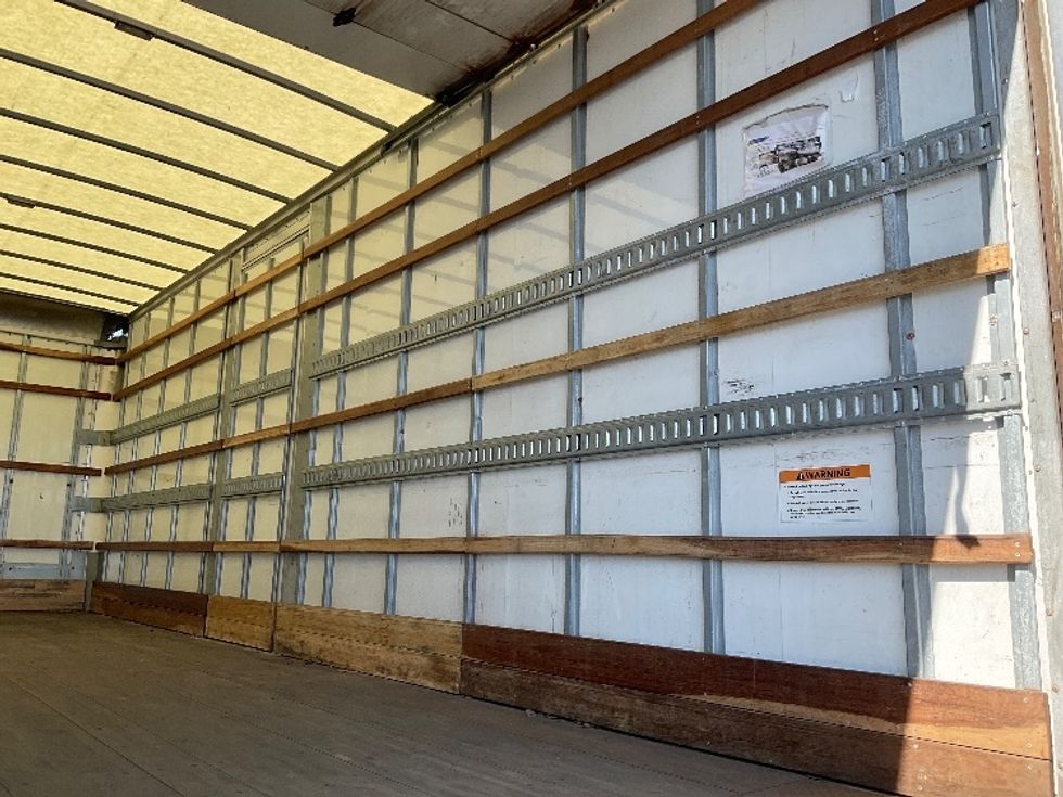 Medium Duty Box Truck-Light and Medium Duty Trucks-International-2022-MV607-Piqua-OH-196,699\n\t\tmiles-$ 52,500 - Image 12