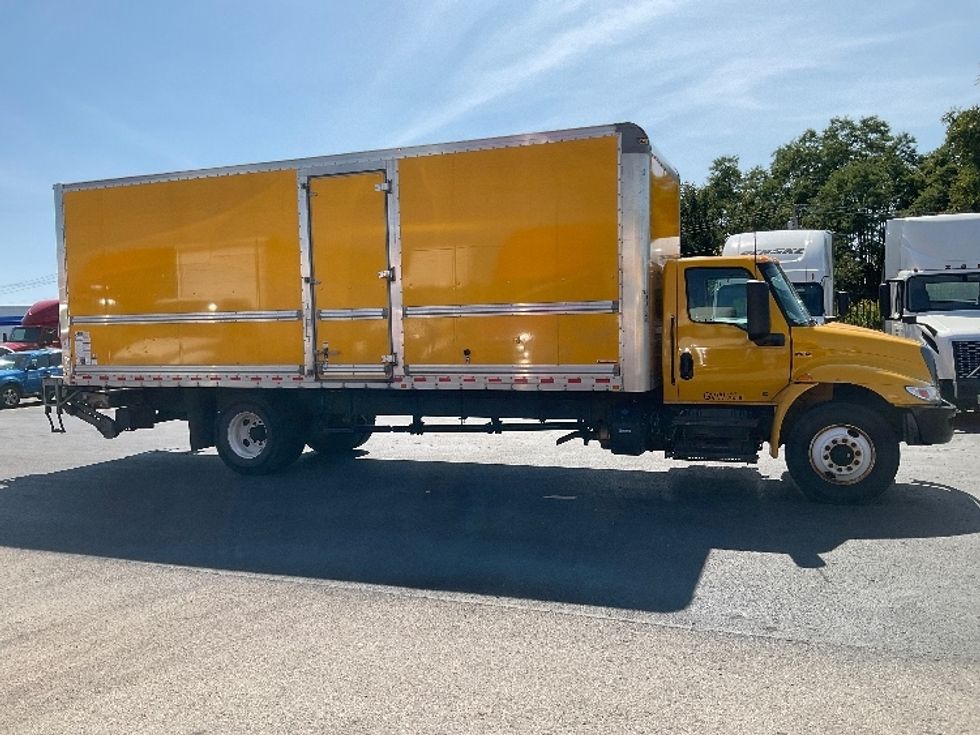 Medium Duty Box Truck-Light and Medium Duty Trucks-International-2022-MV607-Piqua-OH-196,699\n\t\tmiles-$ 52,500 - Image 15