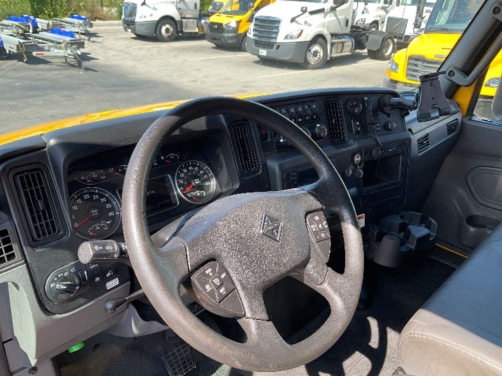 Medium Duty Box Truck-Light and Medium Duty Trucks-International-2022-MV607-Piqua-OH-196,699\n\t\tmiles-$ 52,500 - Image 17