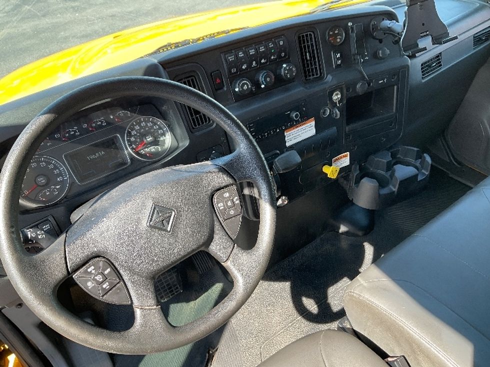 Medium Duty Box Truck-Light and Medium Duty Trucks-International-2022-MV607-Piqua-OH-196,699\n\t\tmiles-$ 52,500 - Image 18