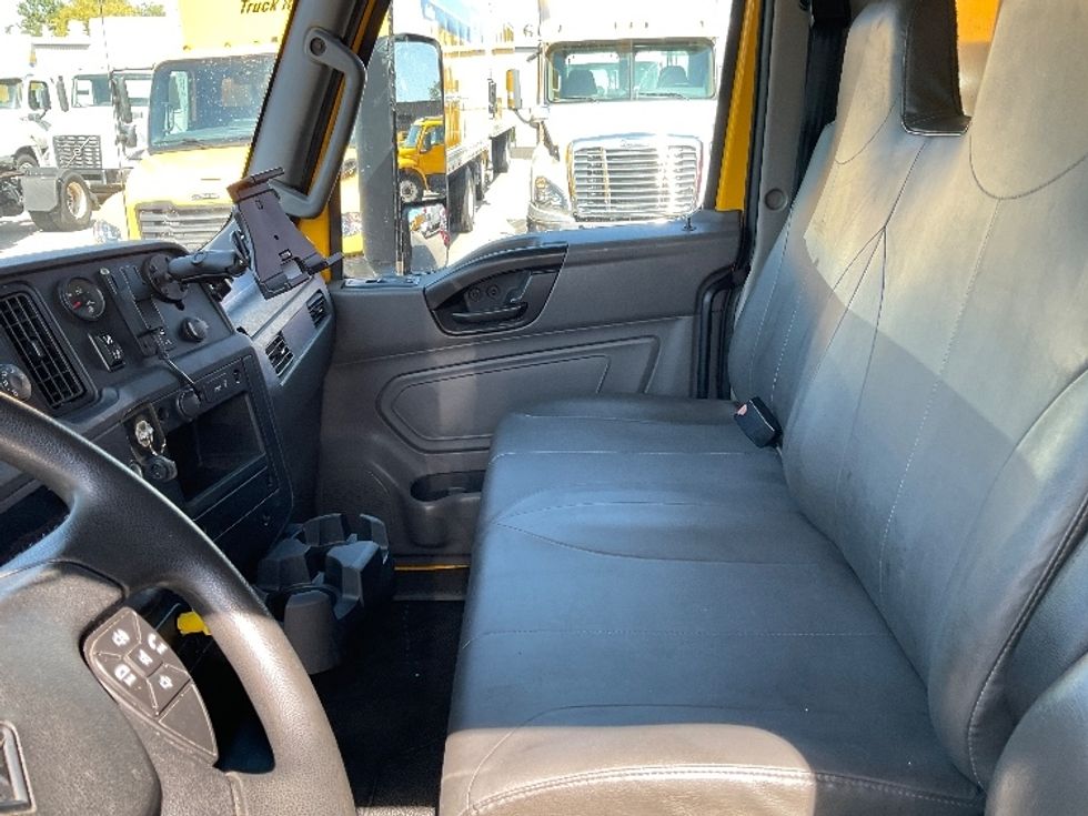 Medium Duty Box Truck-Light and Medium Duty Trucks-International-2022-MV607-Piqua-OH-196,699\n\t\tmiles-$ 52,500 - Image 19