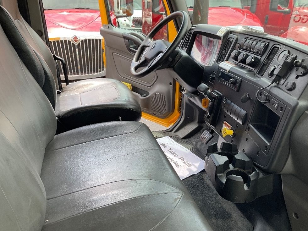Medium Duty Box Truck-Light and Medium Duty Trucks-International-2022-MV607-Piqua-OH-198,984\n\t\tmiles-$ 49,750 - Image 20