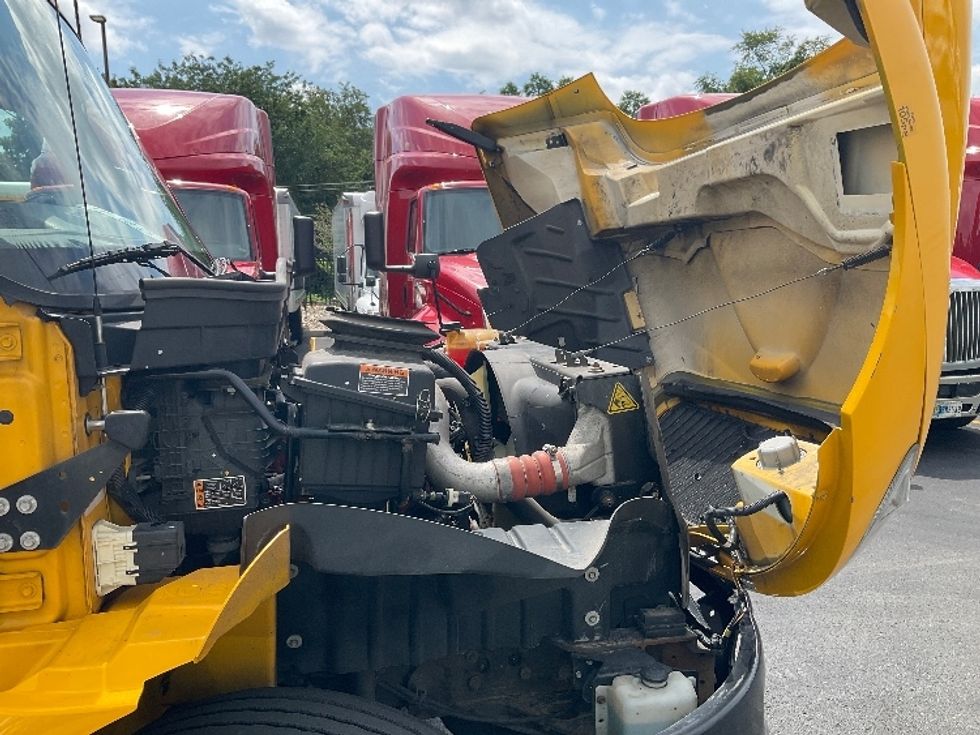 Medium Duty Box Truck-Light and Medium Duty Trucks-International-2022-MV607-Piqua-OH-198,984\n\t\tmiles-$ 49,750 - Image 22