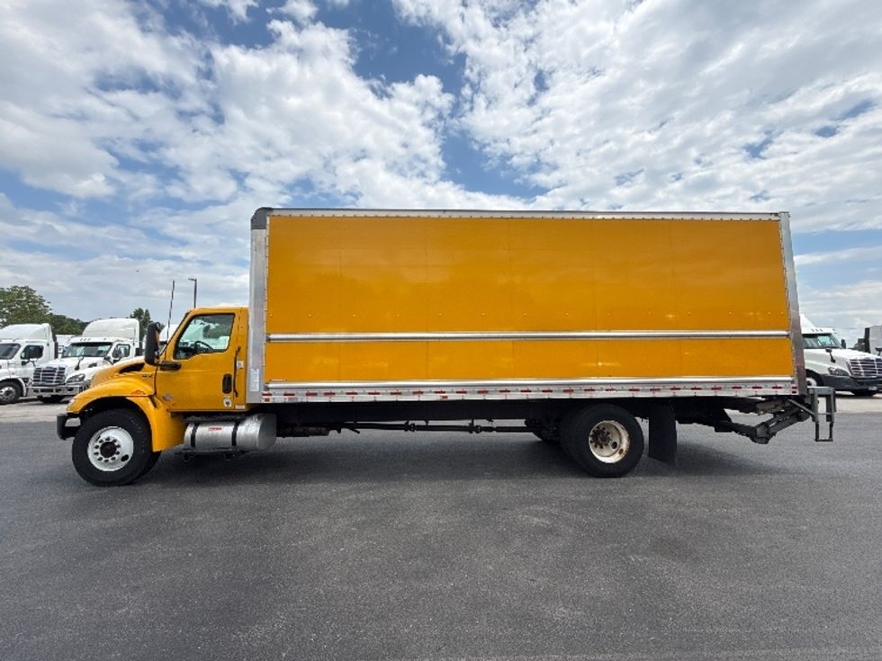Medium Duty Box Truck-Light and Medium Duty Trucks-International-2022-MV607-Piqua-OH-198,984\n\t\tmiles-$ 49,750 - Image 4