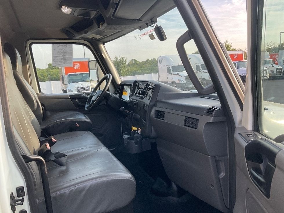 Medium Duty Box Truck-Light and Medium Duty Trucks-International-2022-MV607-Piqua-OH-237,097\n\t\tmiles-$ 46,750 - Image 22