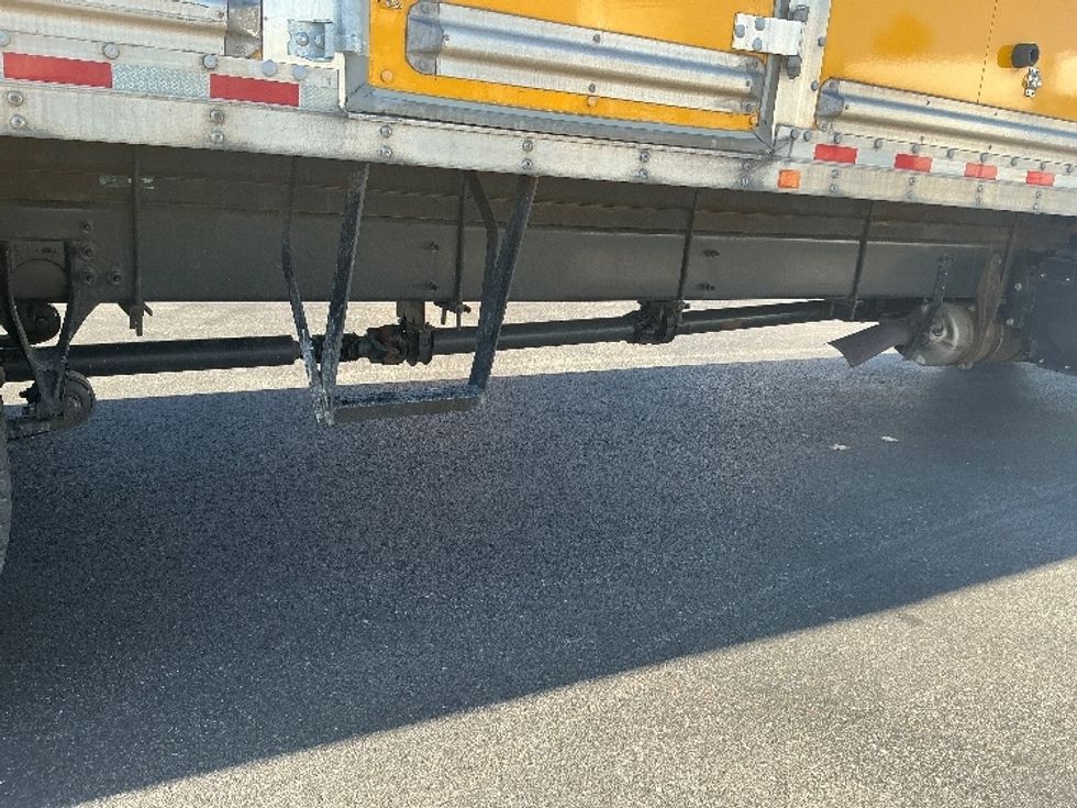 Medium Duty Box Truck-Light and Medium Duty Trucks-International-2022-MV607-Piqua-OH-237,192\n\t\tmiles-$ 45,750 - Image 14