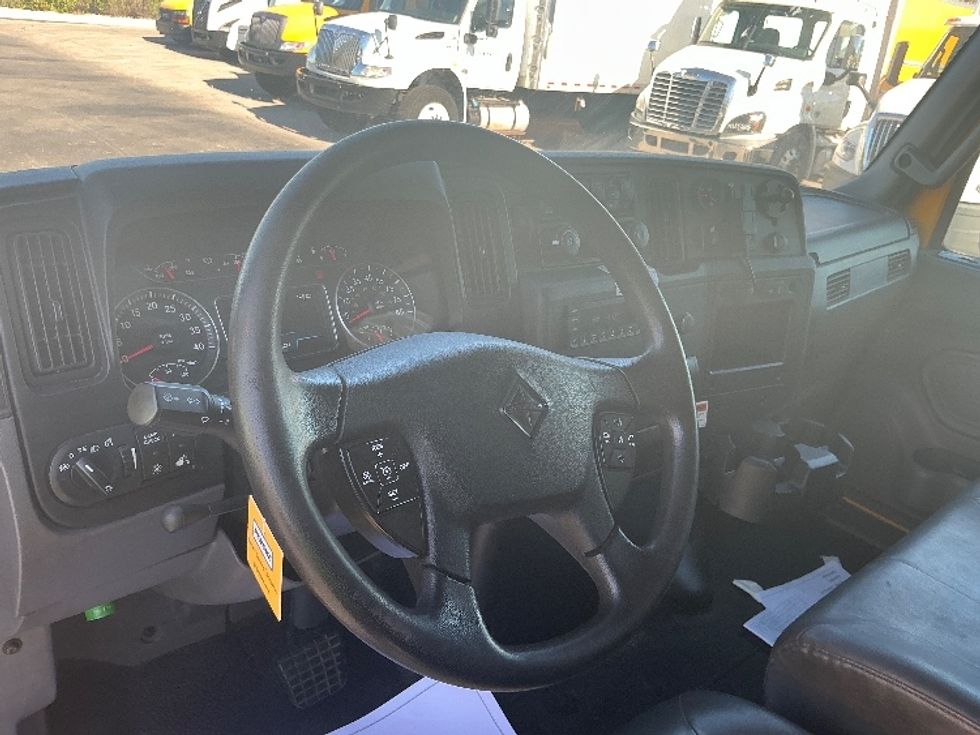 Medium Duty Box Truck-Light and Medium Duty Trucks-International-2022-MV607-Piqua-OH-237,192\n\t\tmiles-$ 45,750 - Image 17