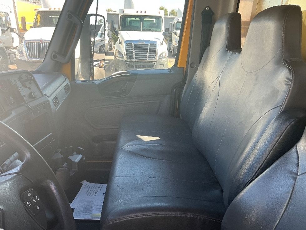 Medium Duty Box Truck-Light and Medium Duty Trucks-International-2022-MV607-Piqua-OH-237,192\n\t\tmiles-$ 45,750 - Image 19
