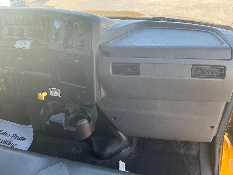 Medium Duty Box Truck-Light and Medium Duty Trucks-International-2022-MV607-Piqua-OH-237,192\n\t\tmiles-$ 45,750 - Image 21