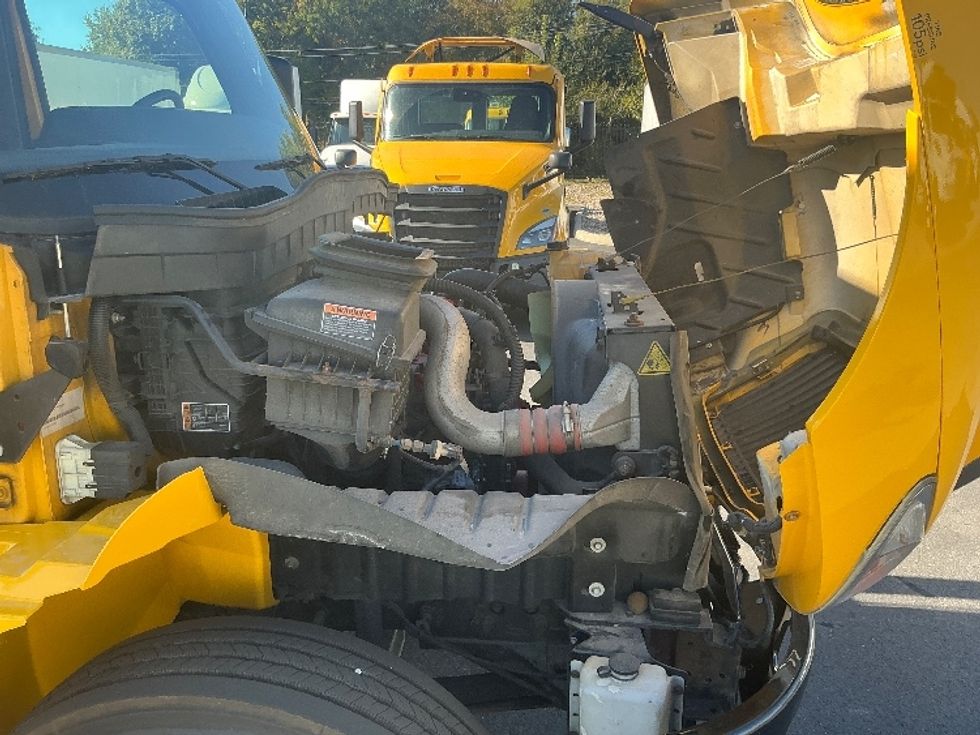 Medium Duty Box Truck-Light and Medium Duty Trucks-International-2022-MV607-Piqua-OH-237,192\n\t\tmiles-$ 45,750 - Image 23