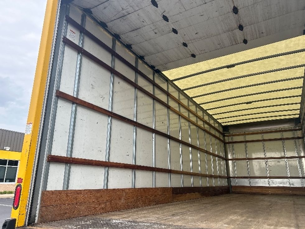 Medium Duty Box Truck-Light and Medium Duty Trucks-International-2022-MV607-Pittsburgh-PA-242,591\n\t\tmiles-$ 38,500 - Image 11