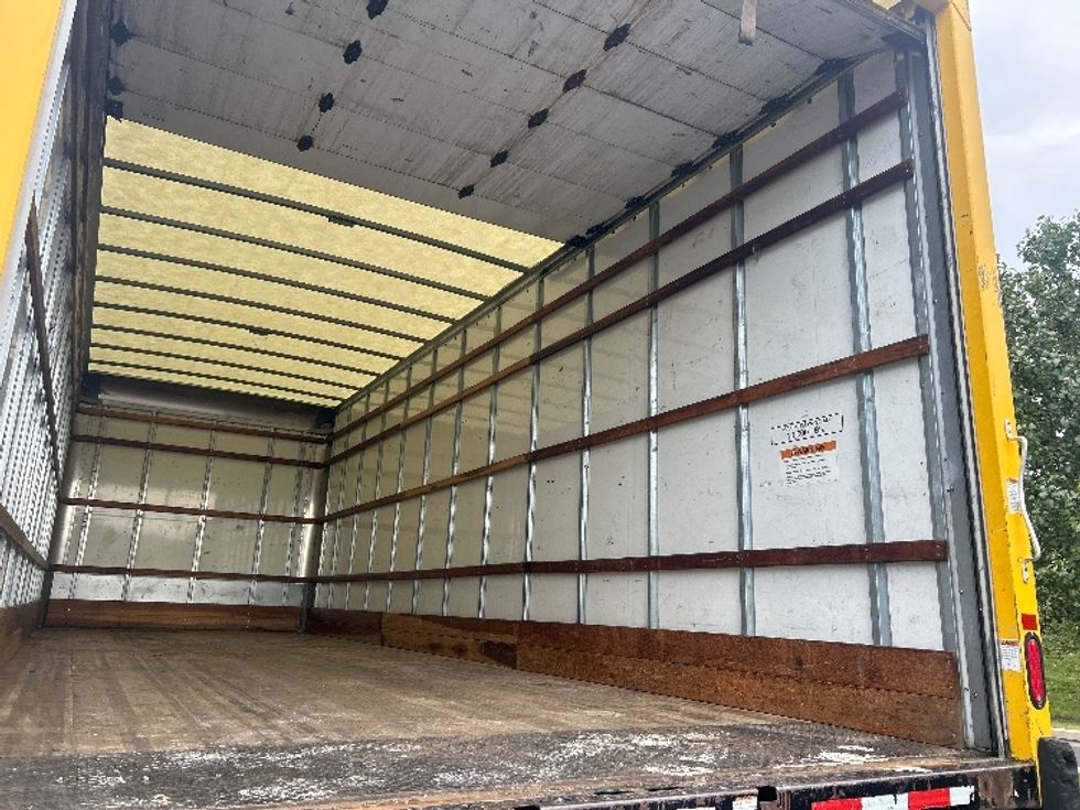 Medium Duty Box Truck-Light and Medium Duty Trucks-International-2022-MV607-Pittsburgh-PA-242,591\n\t\tmiles-$ 38,500 - Image 12