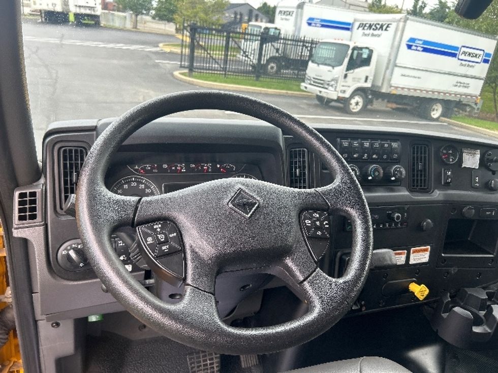 Medium Duty Box Truck-Light and Medium Duty Trucks-International-2022-MV607-Pittsburgh-PA-242,591\n\t\tmiles-$ 38,500 - Image 17