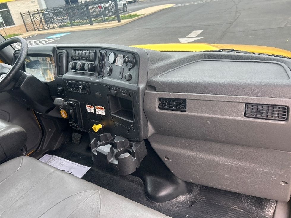 Medium Duty Box Truck-Light and Medium Duty Trucks-International-2022-MV607-Pittsburgh-PA-242,591\n\t\tmiles-$ 38,500 - Image 21