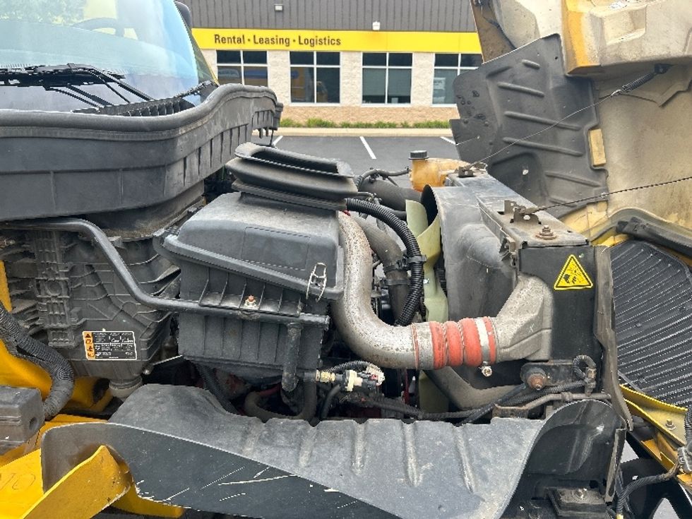 Medium Duty Box Truck-Light and Medium Duty Trucks-International-2022-MV607-Pittsburgh-PA-242,591\n\t\tmiles-$ 38,500 - Image 23